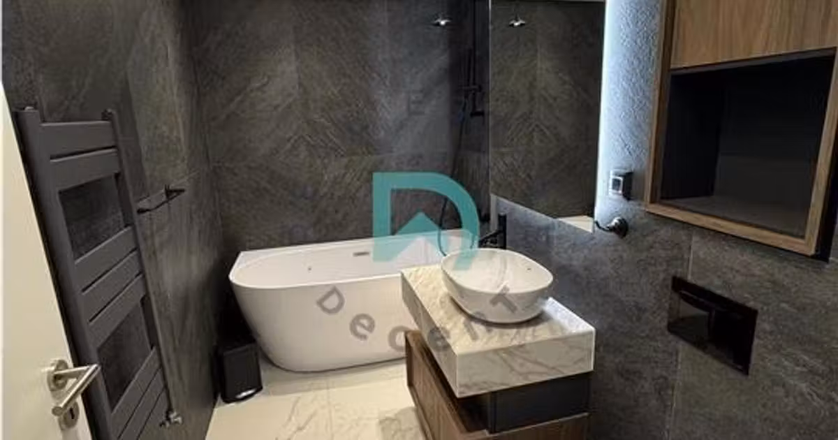 Apartament de vânzare cu 2 camere în zona Răcădău, Brașov