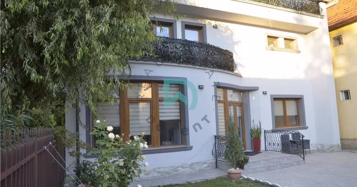 Casă individuală de vânzare cu 6 camere în zona Astra, Brașov