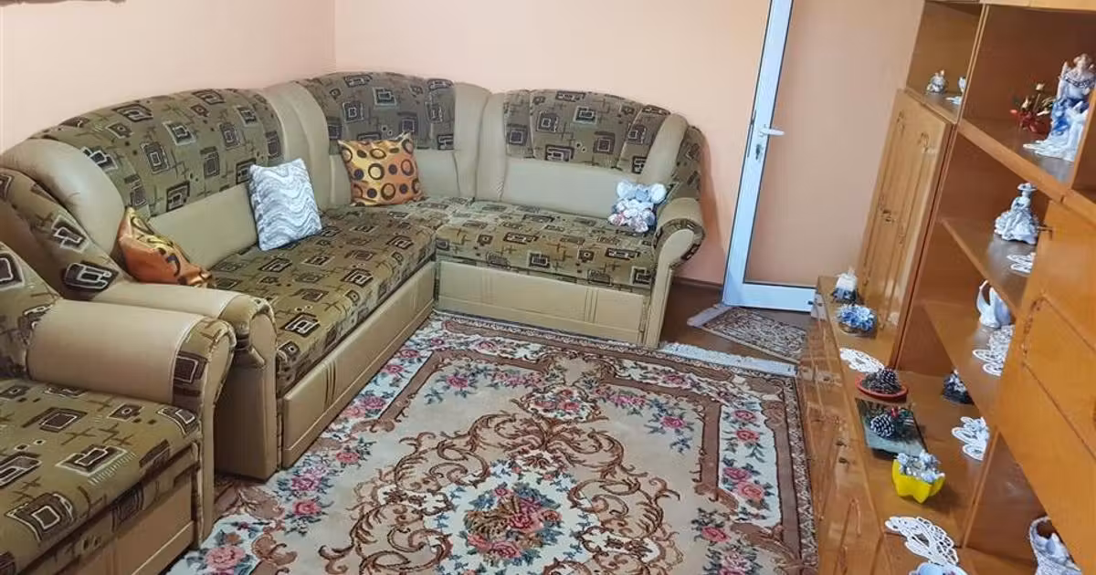 Apartament de vânzare cu 3 camere în zona Gării, Brăila
