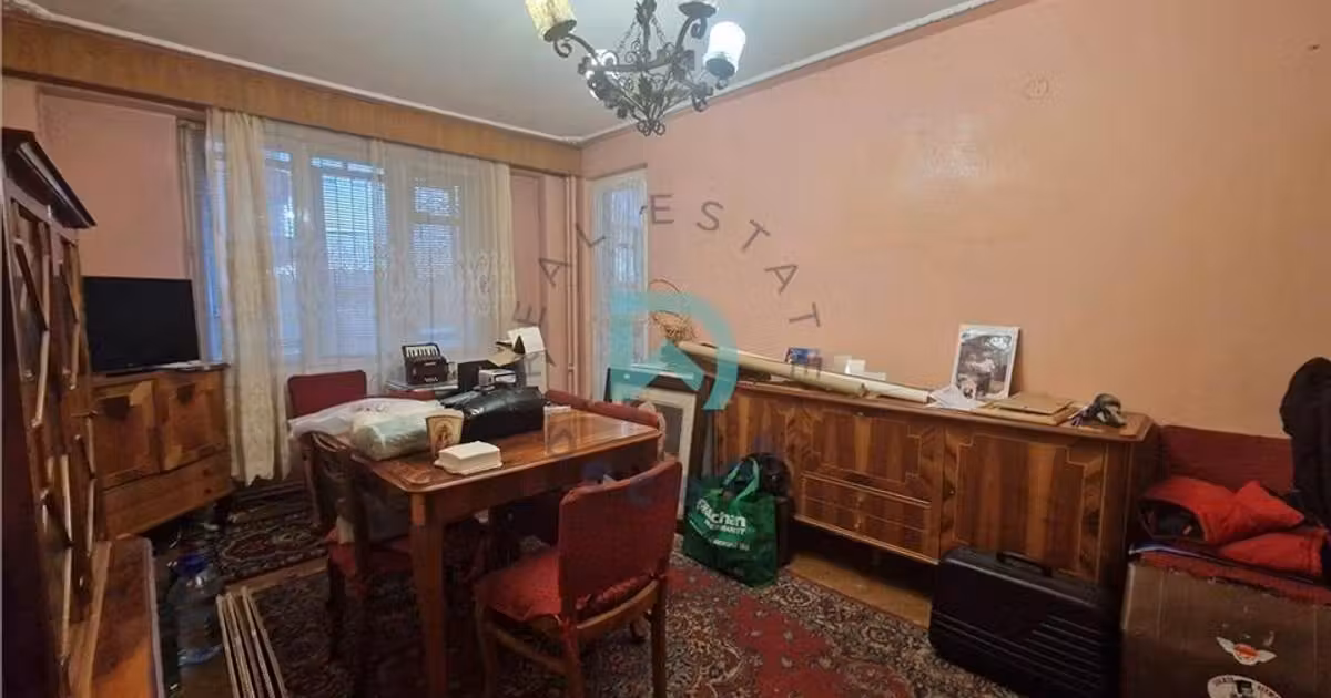 Apartament de vânzare cu 3 camere în zona Scriitorilor, Brașov
