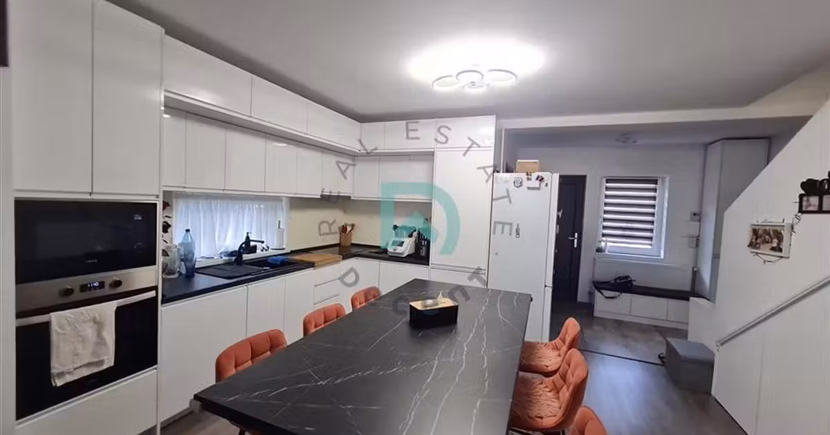 Duplex de vânzare cu 4 camere, mobilat în Tărlungeni