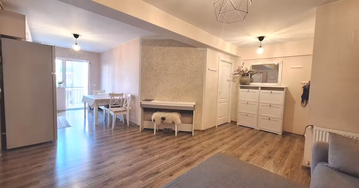Apartament de vânzare cu 3 camere, mobilat în Florești