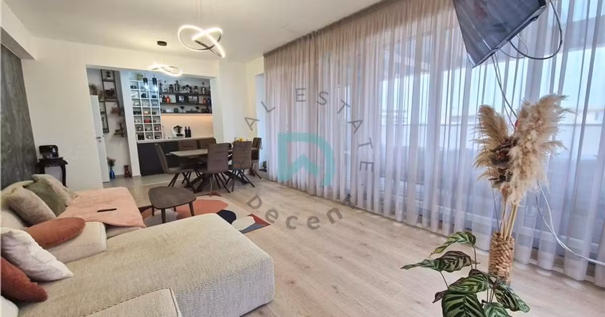 Apartament de vânzare cu 3 camere în zona Tractorul, Brașov