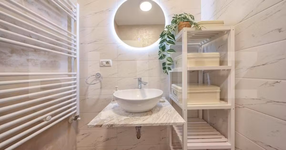 Apartament de vânzare cu 3 camere în zona Tractorul, Brașov