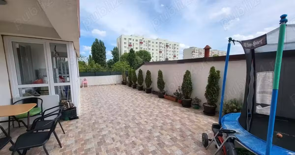 Apartament de vânzare cu 3 camere în zona Central, Ultracentral