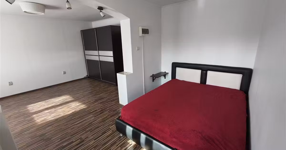 Casă de vânzare cu 6 camere în zona Central, Brăila