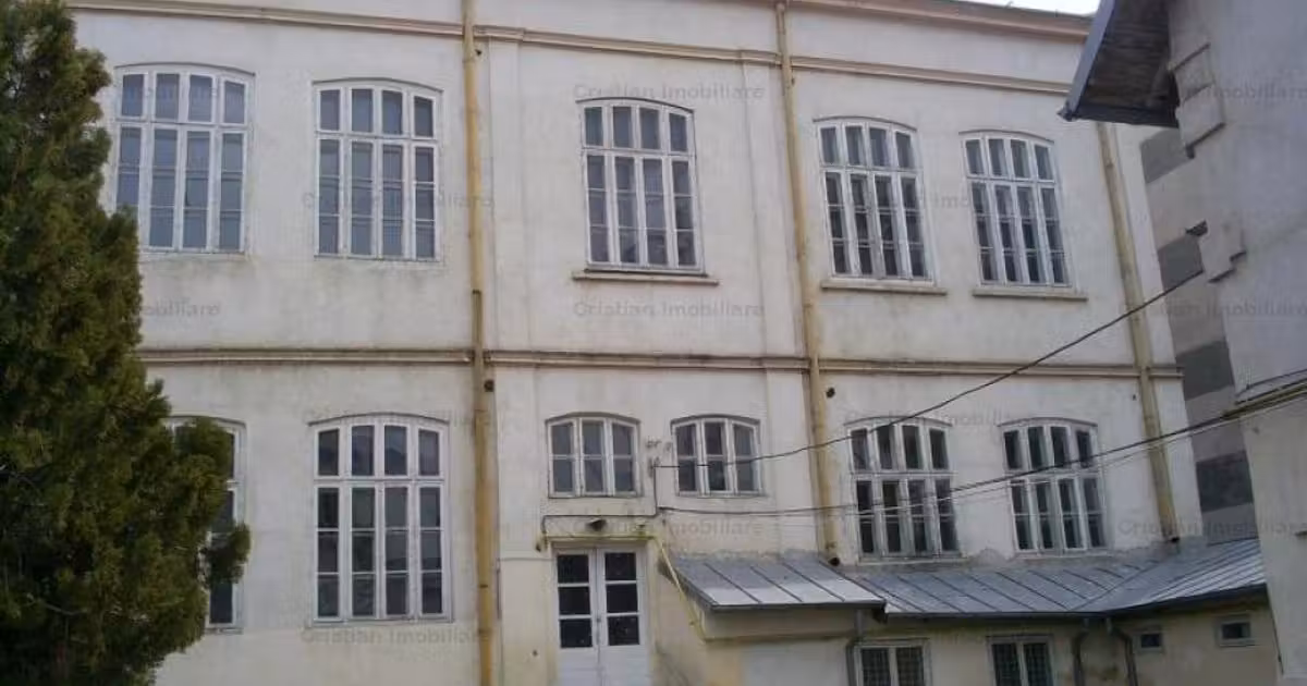 Casă de vânzare cu 20 camere în zona Central, Brăila