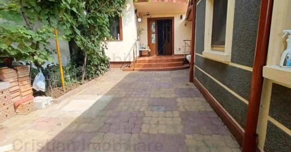 Casă de vânzare cu 7 camere în zona Central, Brăila
