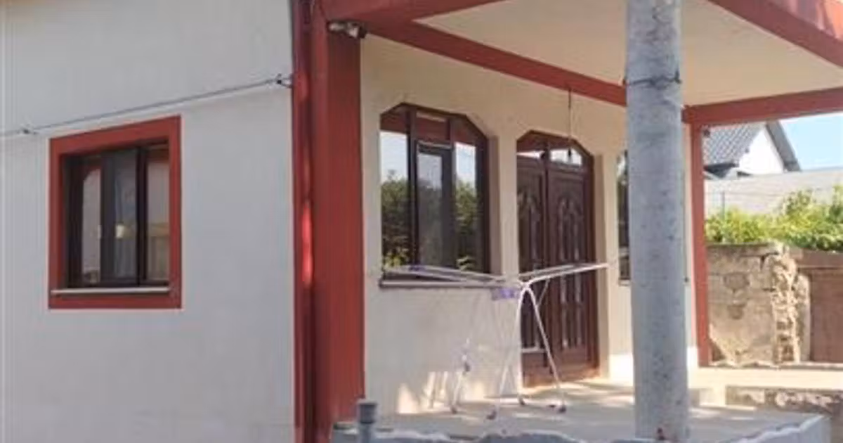 Casă de vânzare cu 5 camere în zona Chercea, Brăila