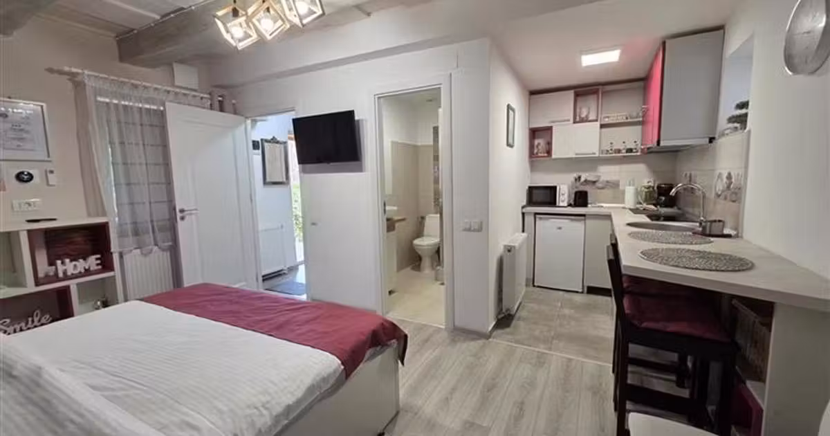 Garsonieră de vânzare, mobilată în zona 13 Decembrie, Brașov