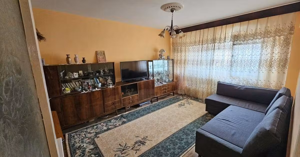 Apartament de vânzare cu 3 camere, mobilat în zona Obor, Brăila