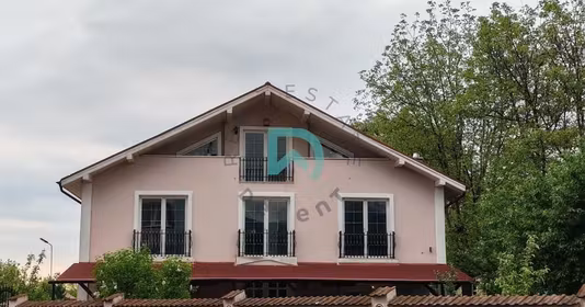 Casă Tractorul