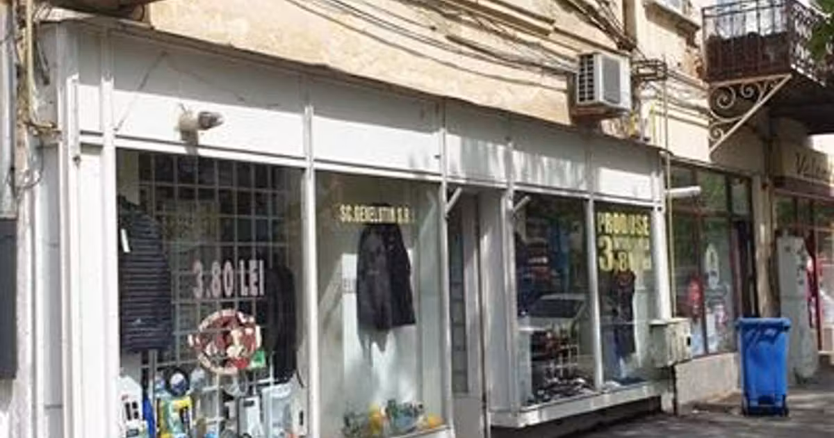 Casă de vânzare cu 6 camere în zona Apollo, Brăila