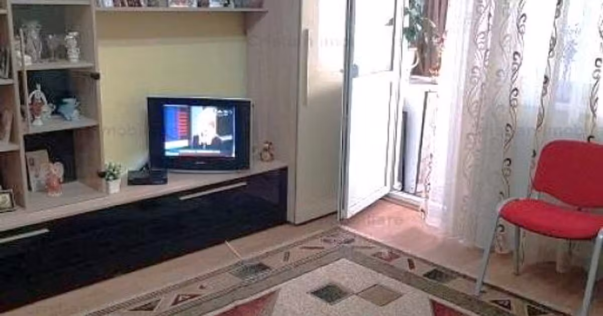 Apartament de vânzare cu 3 camere în zona Obor, Brăila