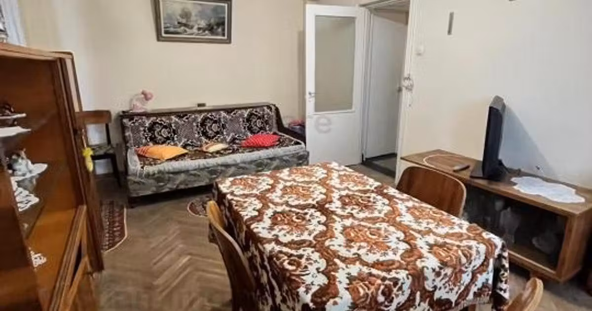 Apartament de vânzare cu 3 camere în zona Apollo, Brăila