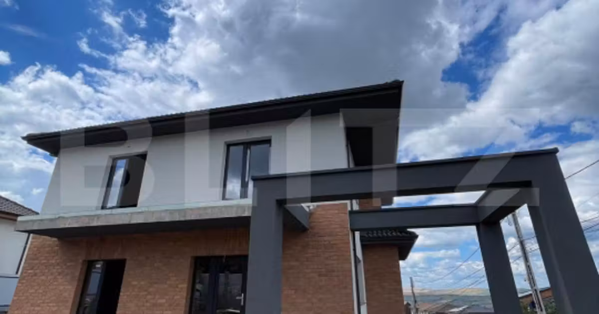 Casă individuală de vânzare cu 4 camere în Dezmir