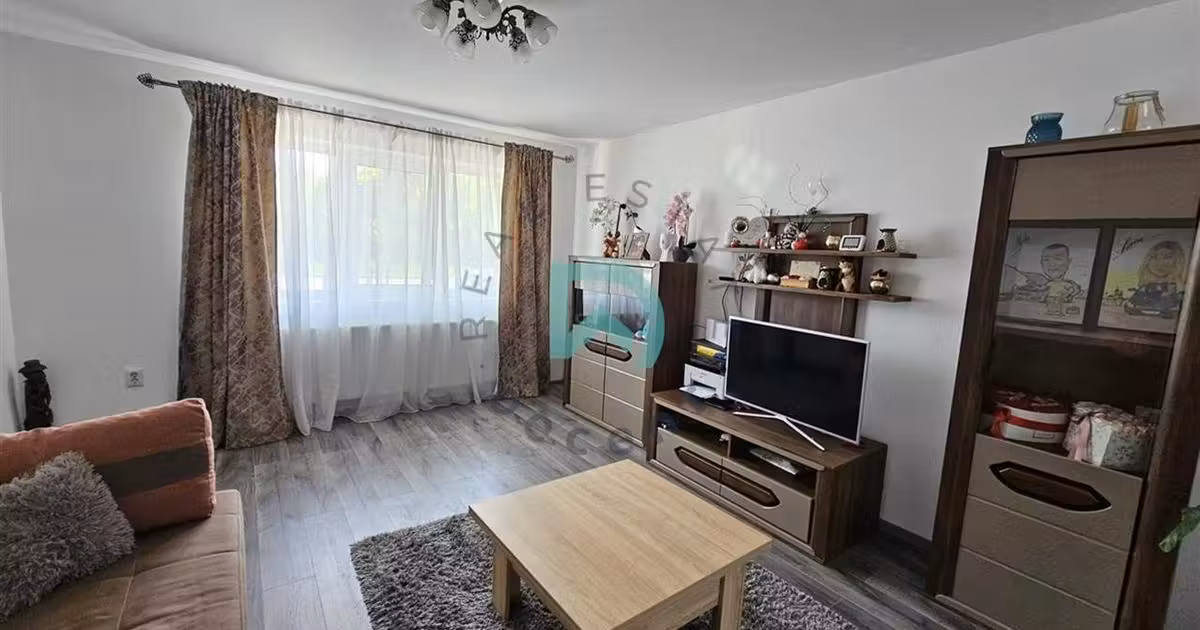 Apartament de vânzare cu 2 camere, mobilat în zona Tractorul, Brașov