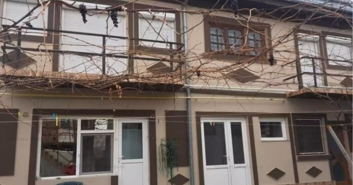 Casă de vânzare cu 14 camere în zona Central, Brăila