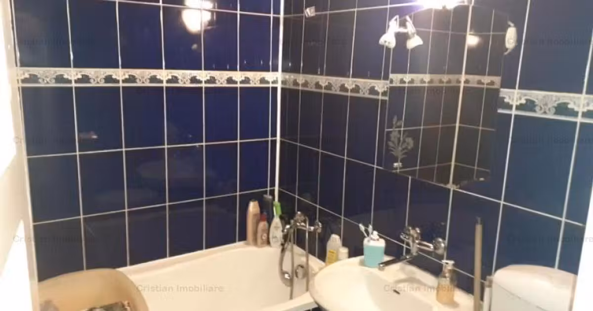 Apartament de vânzare cu 2 camere în zona Apollo, Brăila