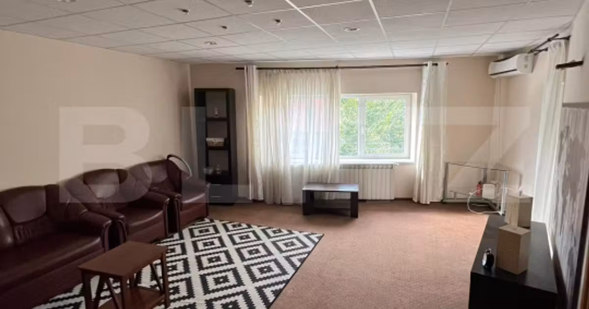 Apartament de vânzare cu 3 camere, mobilat în zona Ultracentral, Iași
