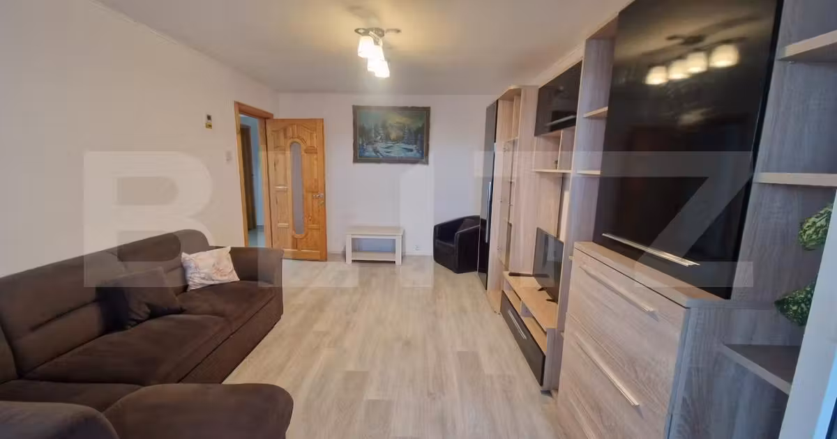 Apartament de vânzare cu 3 camere, mobilat în zona Triaj, Brașov