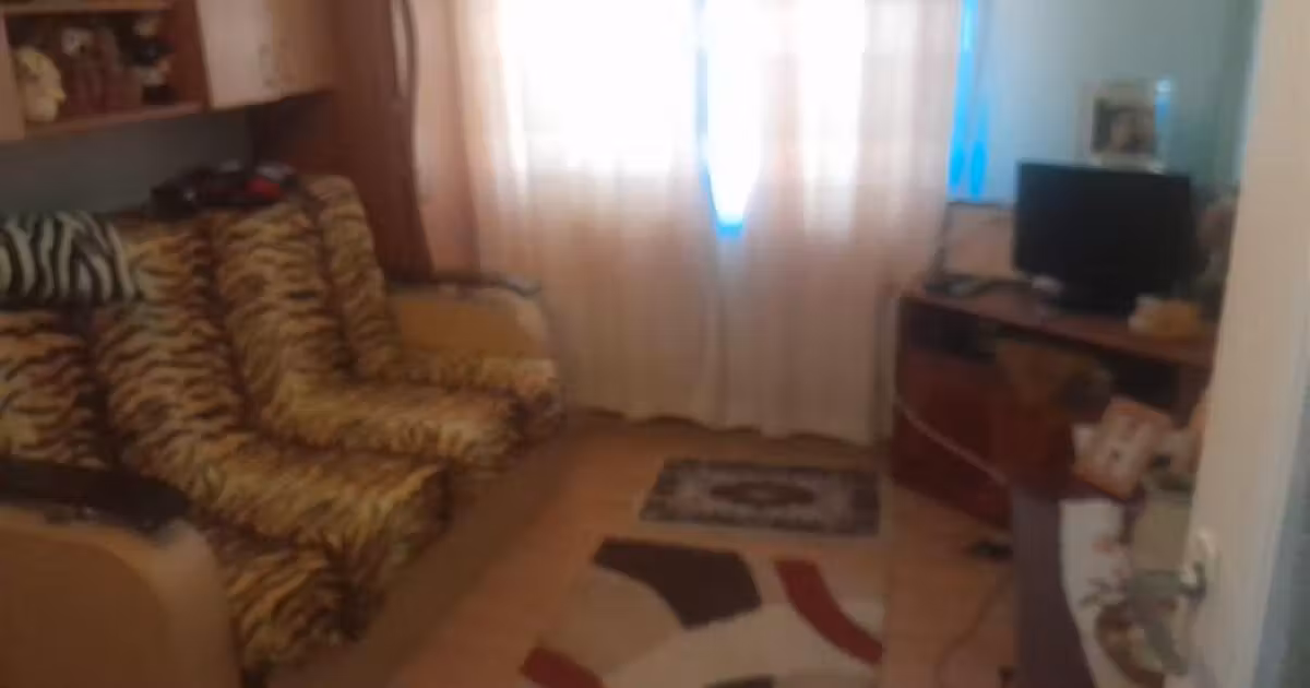 Apartament de vânzare cu 3 camere în zona Viziru 1, Brăila
