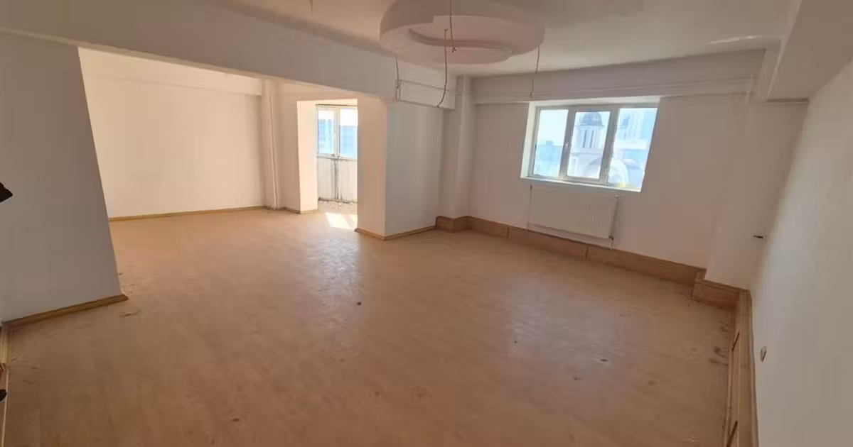 Apartament de vânzare cu 4 camere în zona Barieră, Brăila