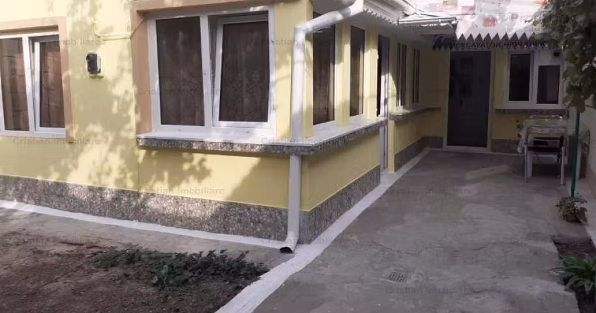 Casă de vânzare cu 2 camere în zona Central, Brăila