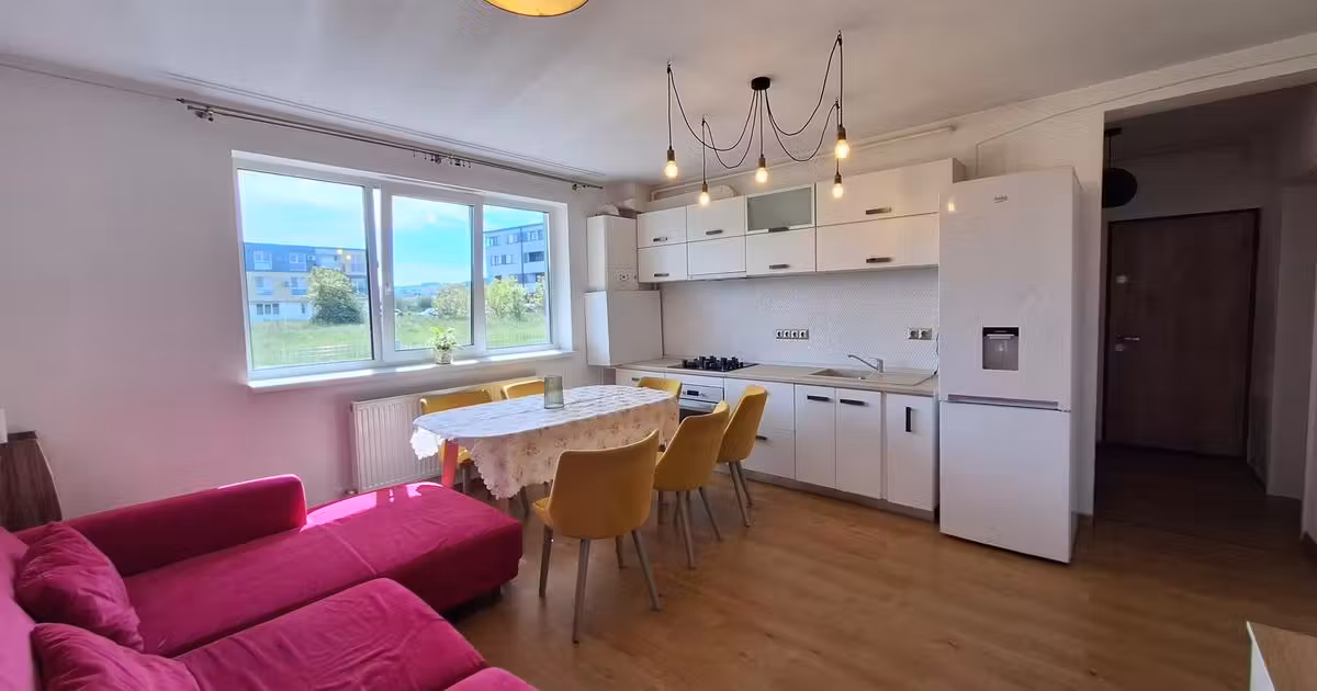 Apartament de vânzare cu 3 camere, mobilat în Florești