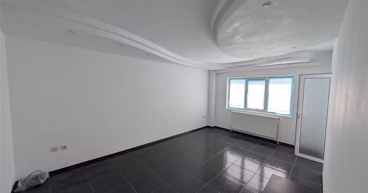 Apartament de vânzare cu 3 camere, mobilat în zona Calarași 4, Brăila