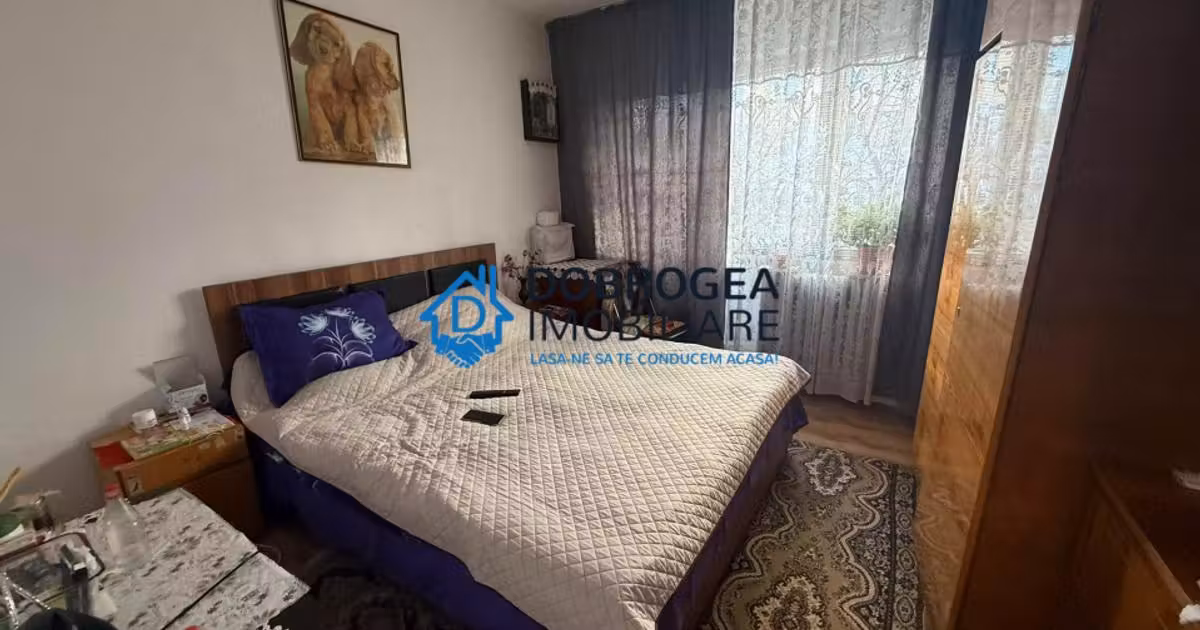 Apartament de vânzare cu 3 camere în zona Păcii, Tulcea