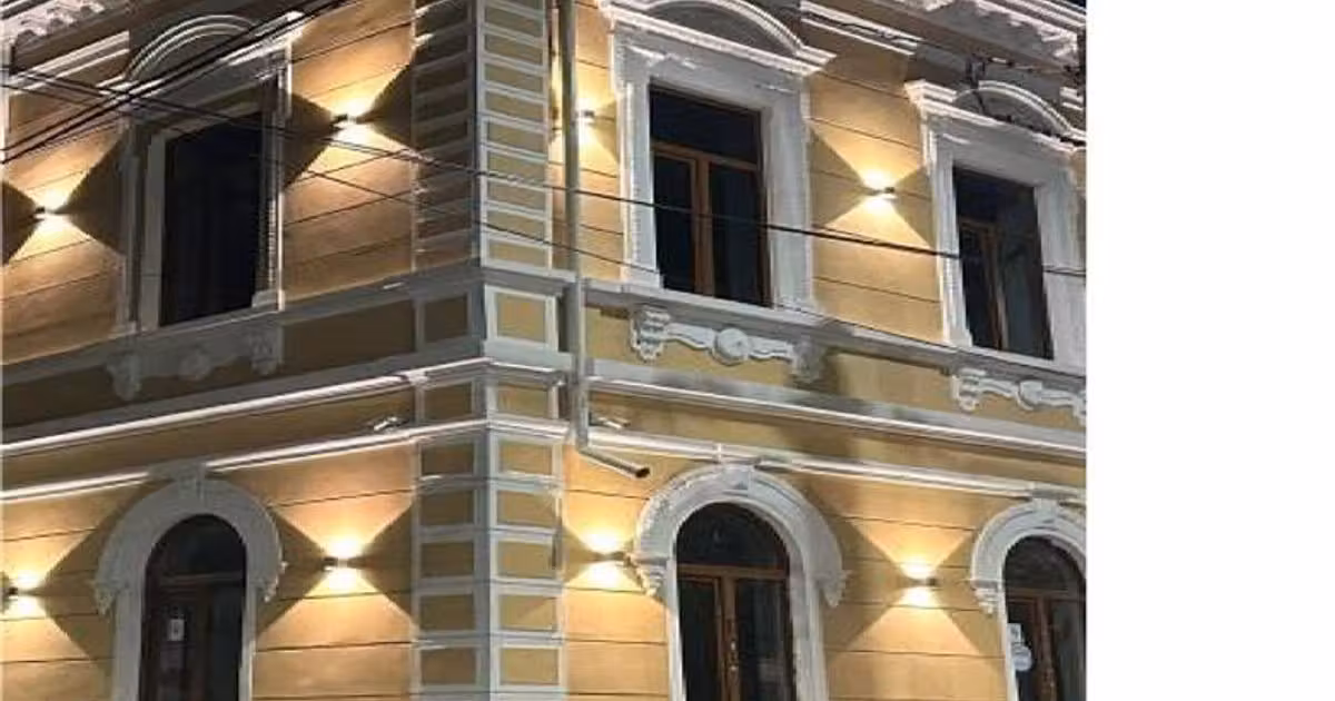 Casă de vânzare cu 6 camere în zona Apollo, Brăila