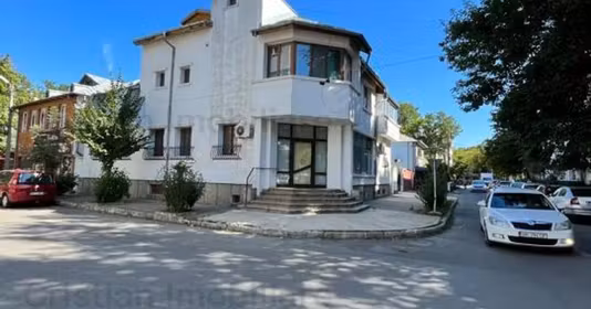 Casă Central