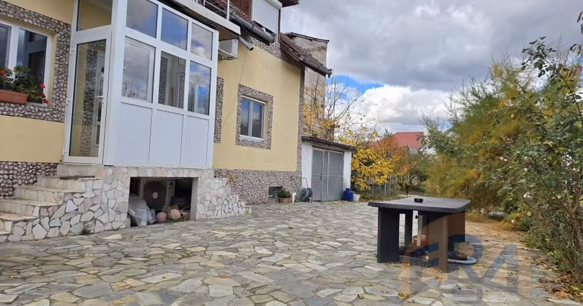 Casă individuală de vânzare cu 7 camere, mobilată în zona Central, Oradea