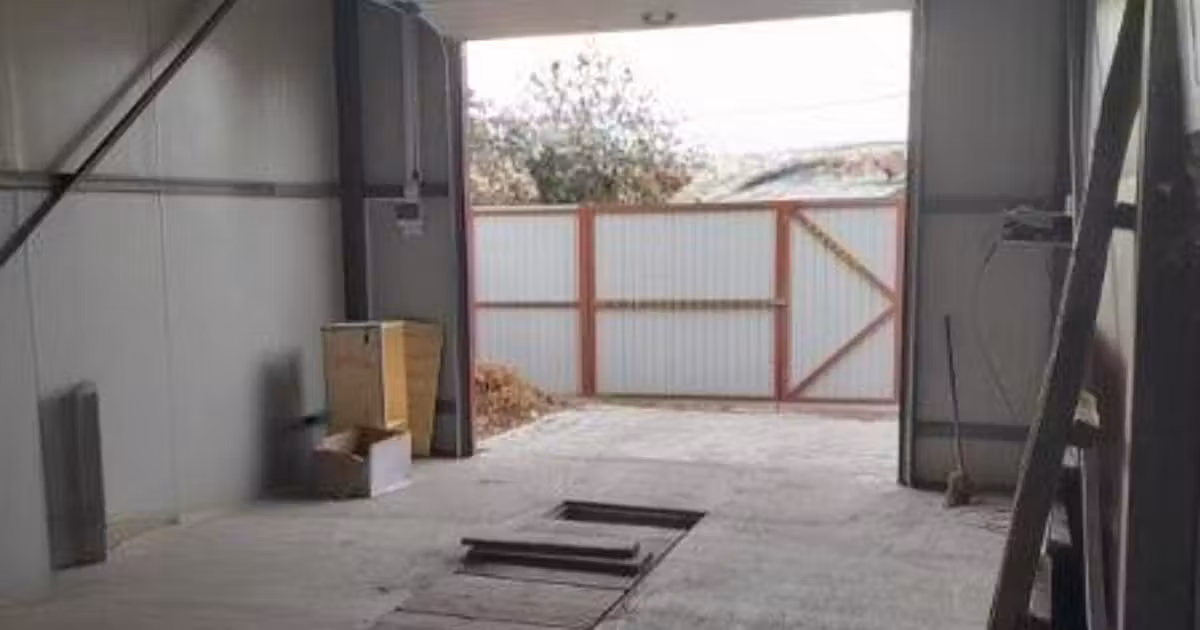 Spațiu industrial de vânzare de 50 mp, în zona Apollo, Brăila