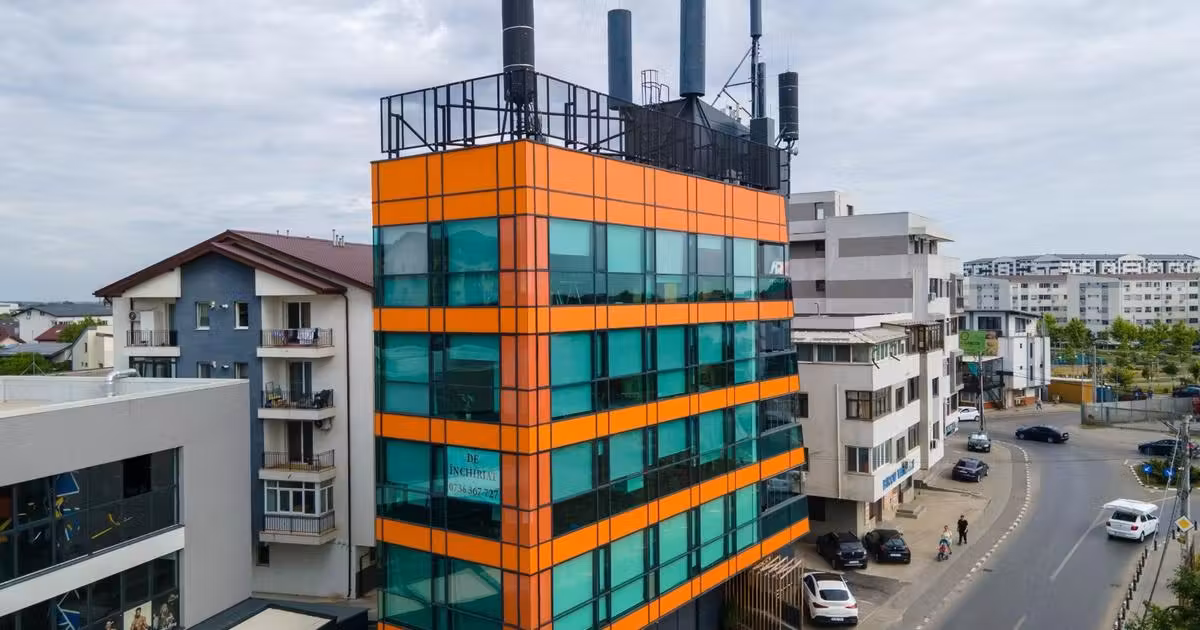 Spațiu comercial de vânzare de 815.00 mp, în Chiajna