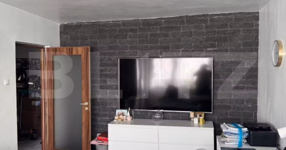 Apartament de vânzare cu 3 camere, mobilat în zona Dacia, Iași