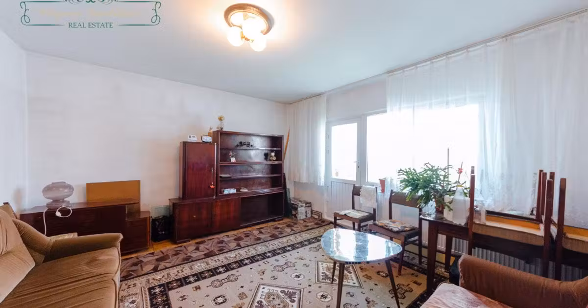 Apartament de vânzare cu 3 camere, mobilat în zona Miorița, Arad