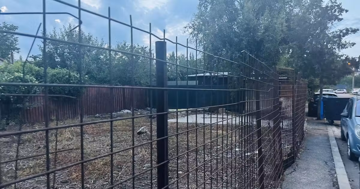 Teren Construcții intravilan de vânzare de 302 mp, în zona Apusului, Sector 6