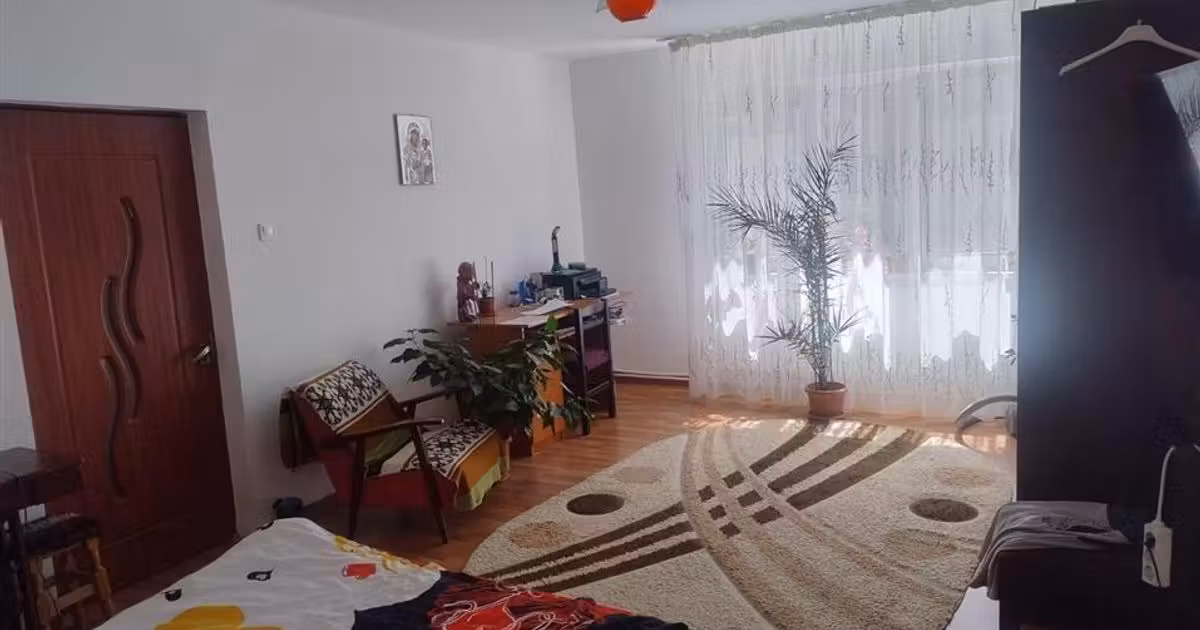 Casă de vânzare cu 3 camere în zona Central, Brăila