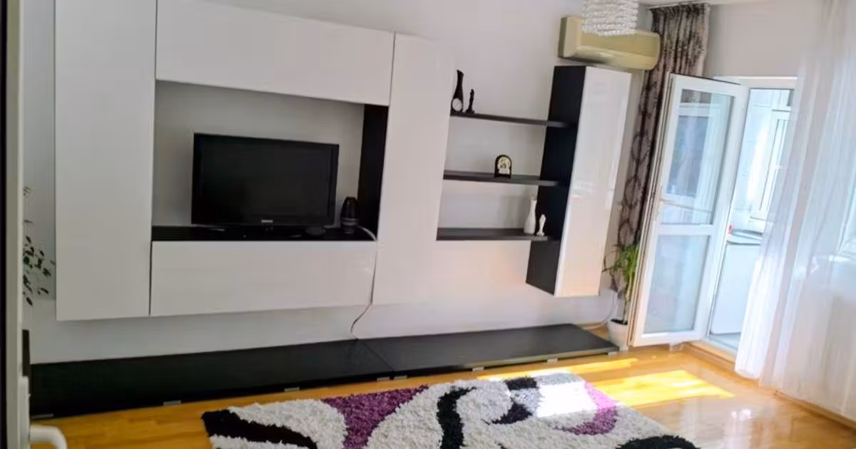 Apartament de vânzare cu 3 camere în zona Obor, Brăila