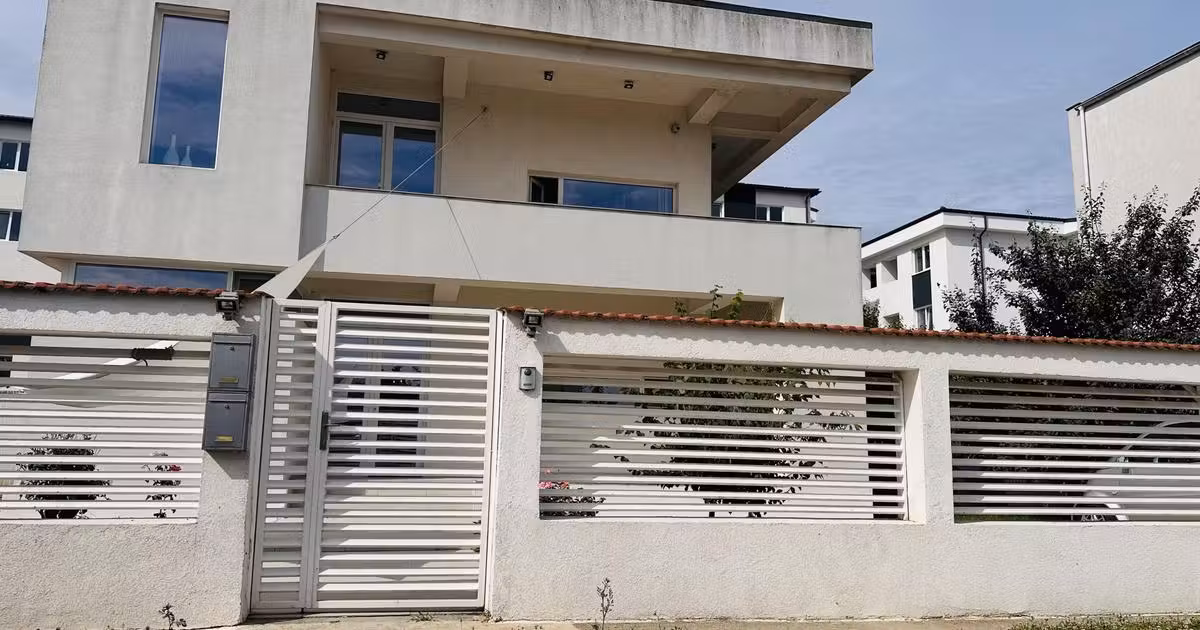 Casă individuală de vânzare cu 6 camere, mobilată în Chiajna