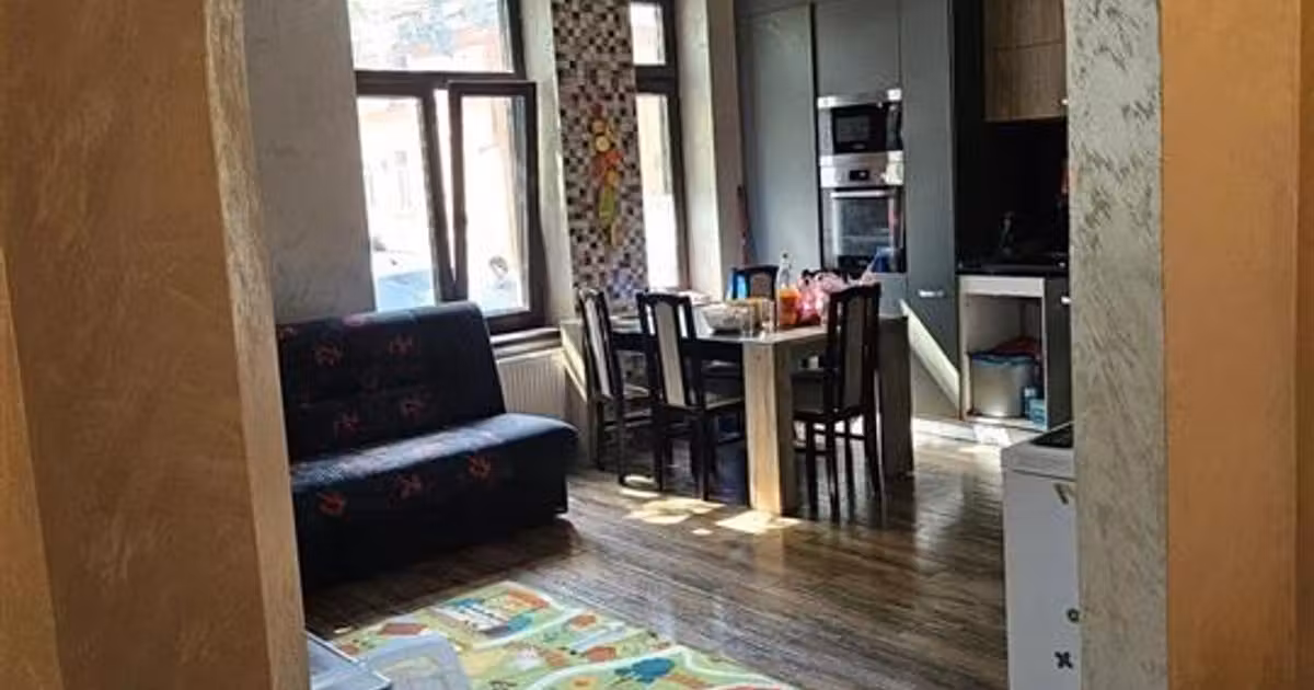 Apartament de vânzare cu 3 camere în zona Central, Brăila