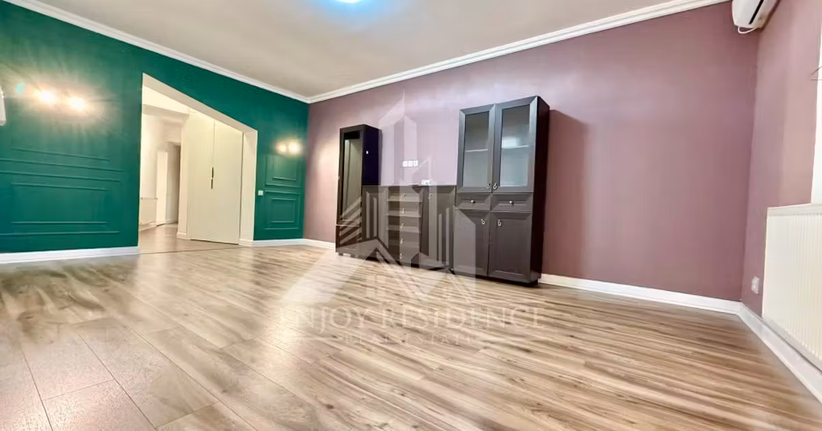 Apartament de vânzare cu 3 camere în Ultracentral