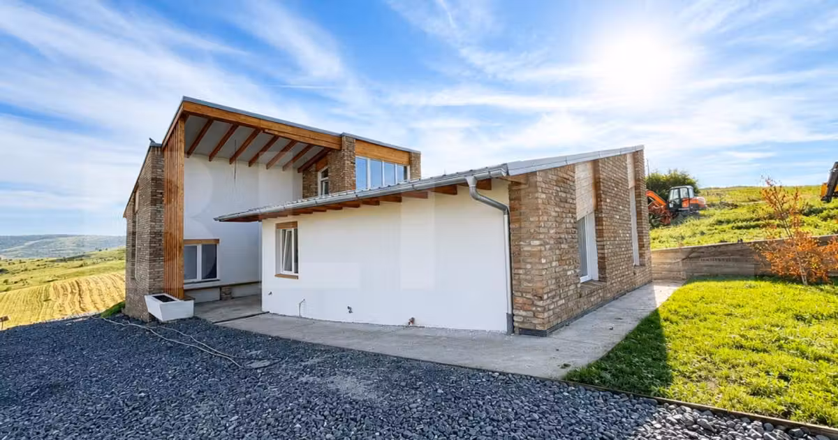 Casă individuală de vânzare cu 5 camere în Săliștea Nouă