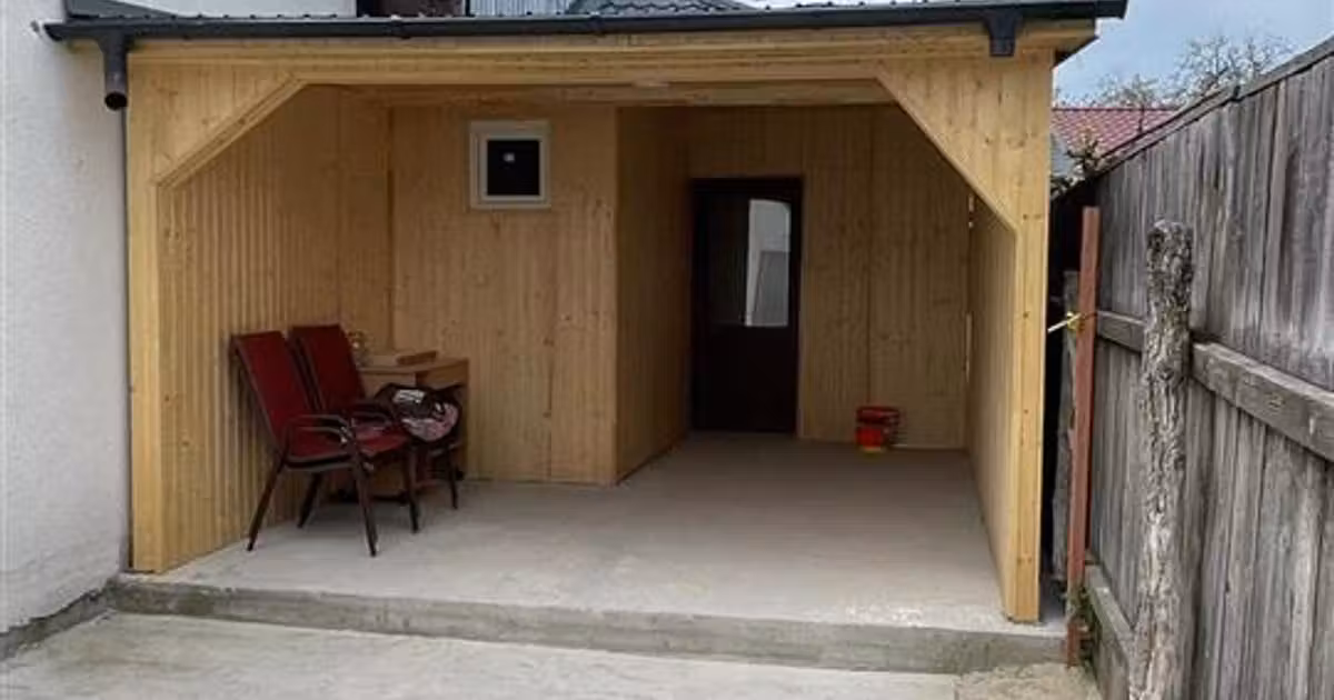 Casă de vânzare cu 2 camere în zona Apollo, Brăila