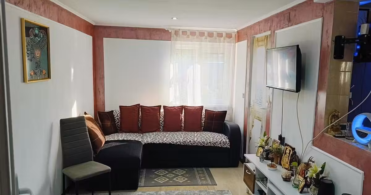 Casă individuală de vânzare cu 2 camere în zona Apollo, Brăila