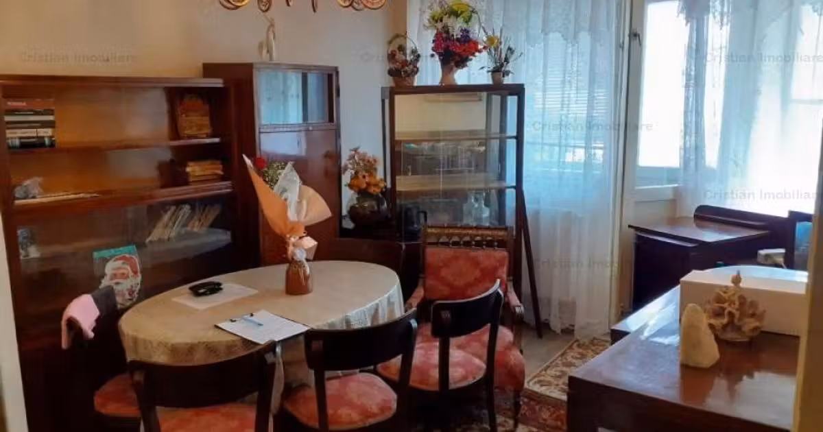 Apartament de vânzare cu 3 camere în zona Gării, Brăila