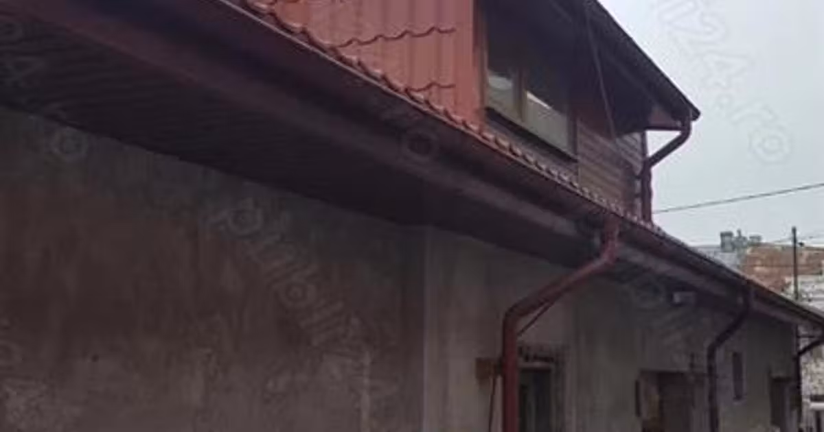 Casă de vânzare cu 3 camere în zona Central, Brăila
