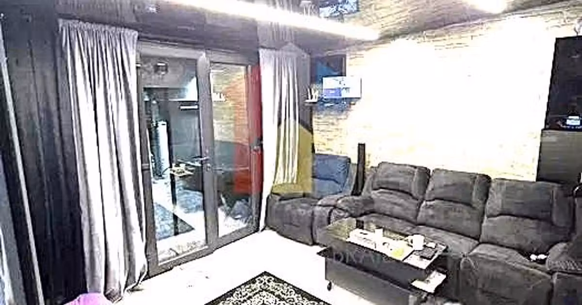 Casă de vânzare cu 3 camere în zona Central, Brăila